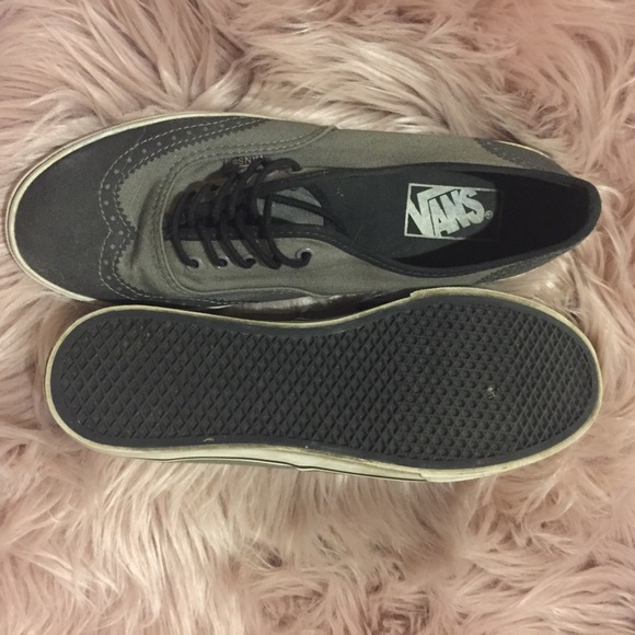 Vans - Picture 1 of 4